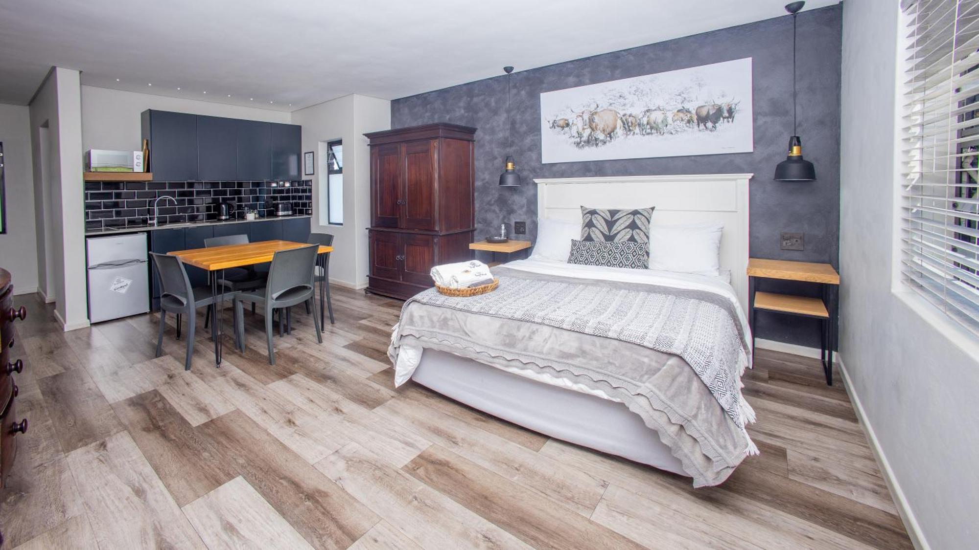 Coral Wood Self Catering Suites And B&B East London Exterior photo
