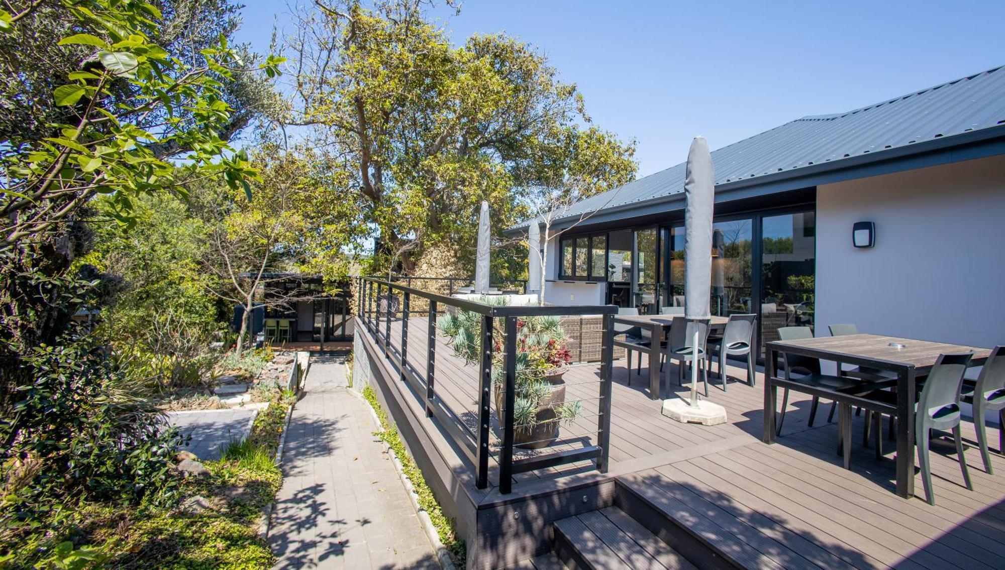 Coral Wood Self Catering Suites And B&B East London Exterior photo