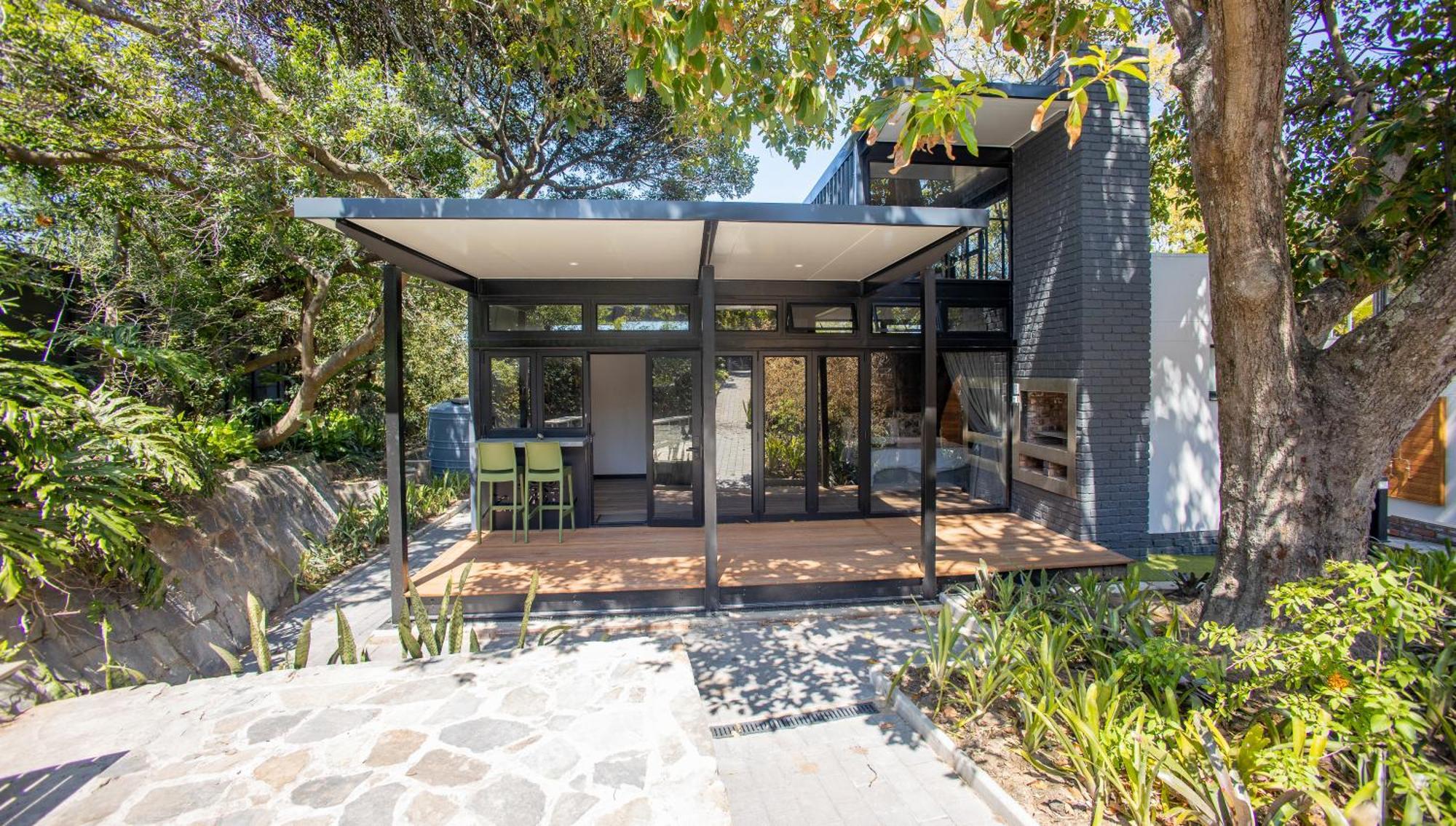 Coral Wood Self Catering Suites And B&B East London Exterior photo